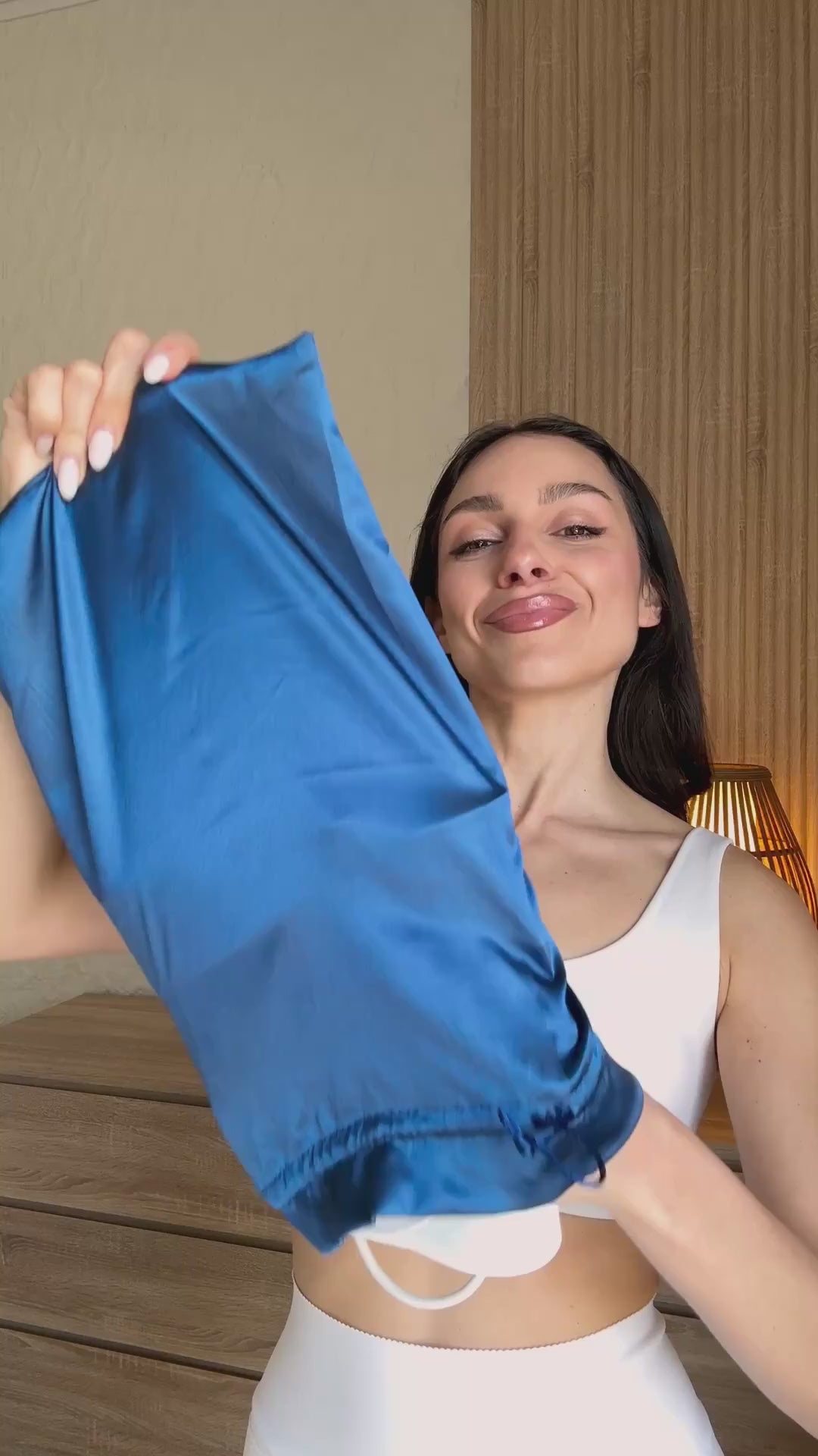 Wellness lifestyle video featuring the Bodify red light therapy mask